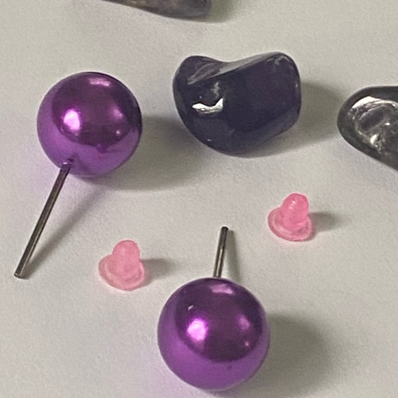 🎈Sale 🎈2 for $10 NWOT bright purple shiny medium size ball post earrings - Picture 5 of 6